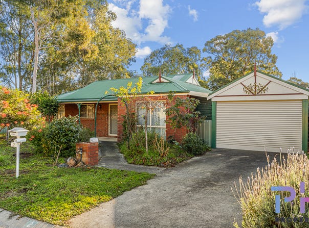 2 Oasis Gardens, Spring Gully, Vic 3550