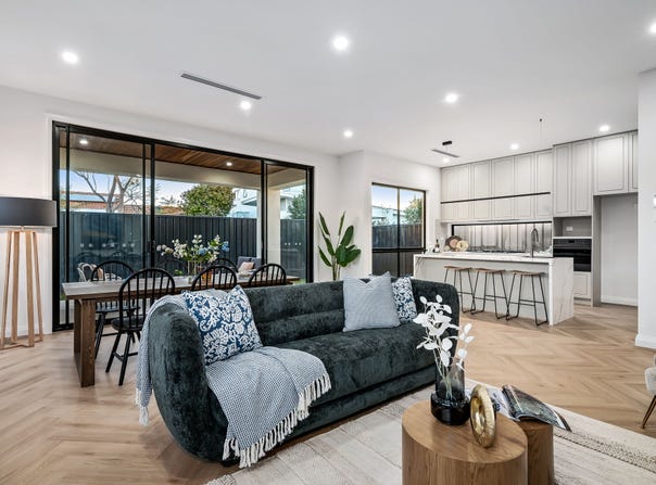 11 Dutton Grove, West Lakes Shore, SA 5020