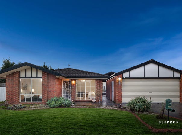 90 Bellevue Drive, Berwick, Vic 3806