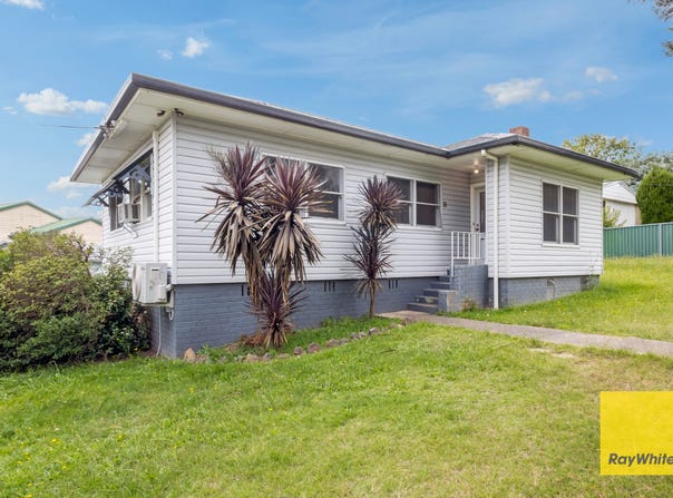 11 Stewart Street, Lithgow, NSW 2790