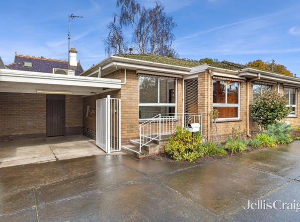 2/4 Pleasant Street South, Newington, Vic 3350