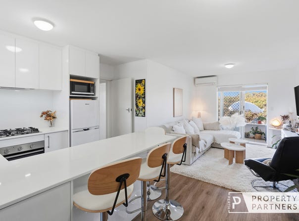 6/52 Sackville Terrace, Scarborough, WA 6019