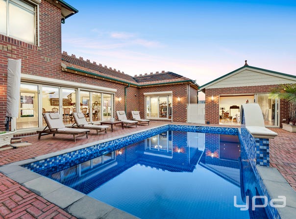 4 Ayr Close, Greenvale, Vic 3059