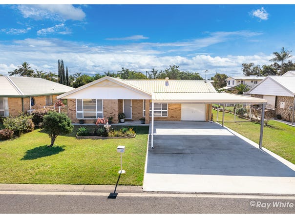 11 Hoffmann Street, Norman Gardens, Qld 4701