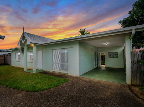 2/108 Cottesloe Drive, Kewarra Beach, Qld 4879