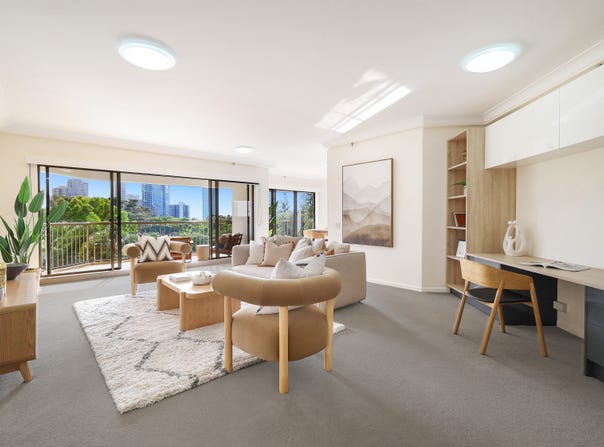 21/8 Admiralty Drive, Paradise Waters, Qld 4217