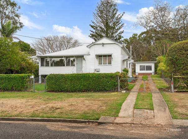 17 Drem Street, Toogoolawah, Qld 4313