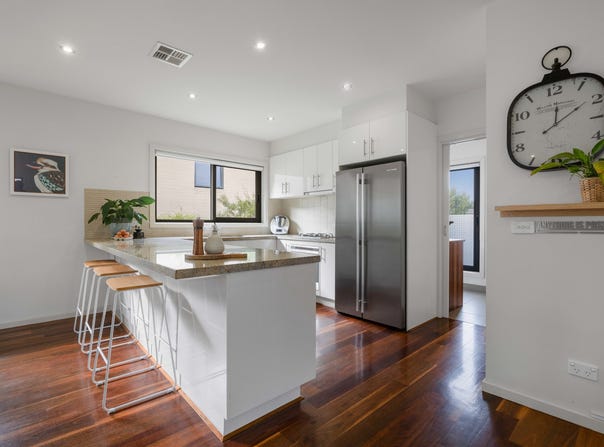 1/54 Herbert Street, Mornington, Vic 3931