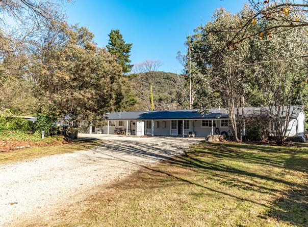 122 Great Alpine Road, Harrietville, Vic 3741