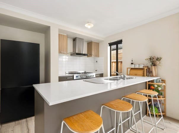 7 Beaumont Ave, Charlemont, Vic 3217
