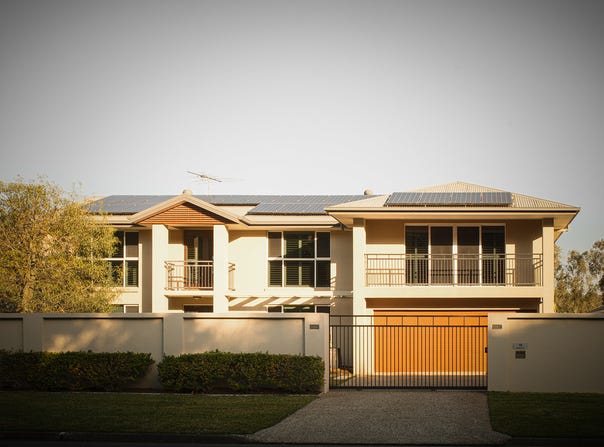 18 Westlake Drive, Mount Ommaney, Qld 4074