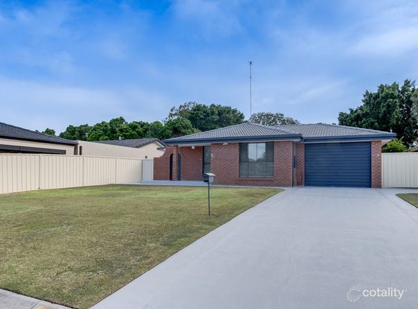 25 Sigatoka Place, Clear Island Waters, Qld 4226