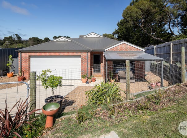 30 Camp Street, Creswick, Vic 3363