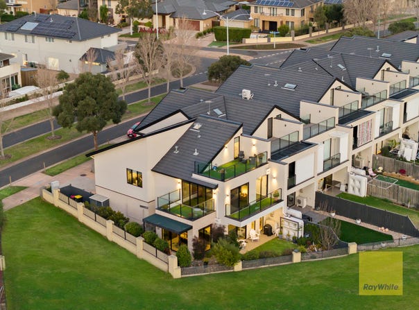 198 Sanctuary Lakes North Boulevard, Sanctuary Lakes, Vic 3030
