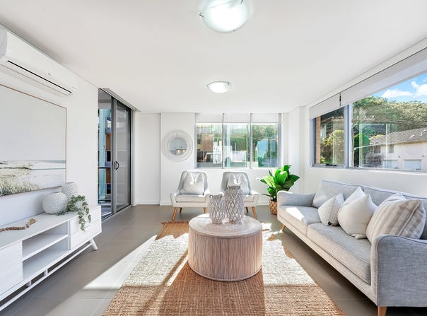21/10-12 Batley Street, West Gosford, NSW 2250
