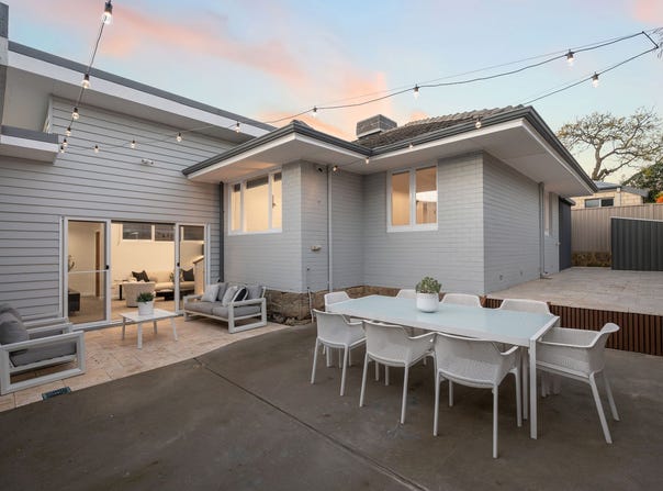 10 Dearle Street, Hamilton Hill, WA 6163
