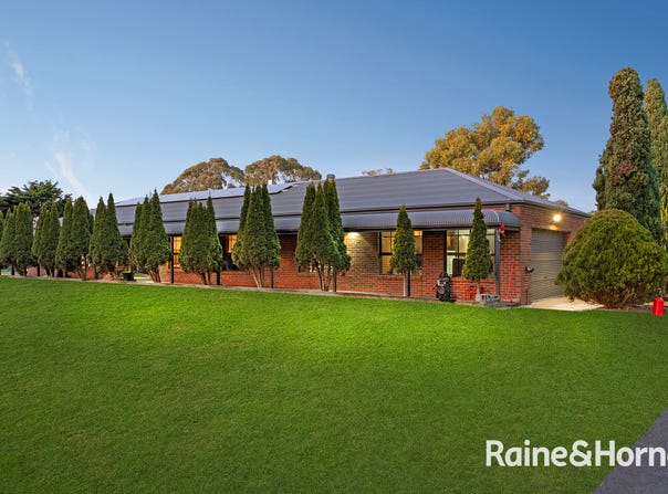 30-32 Cross Road, Devon Meadows, Vic 3977