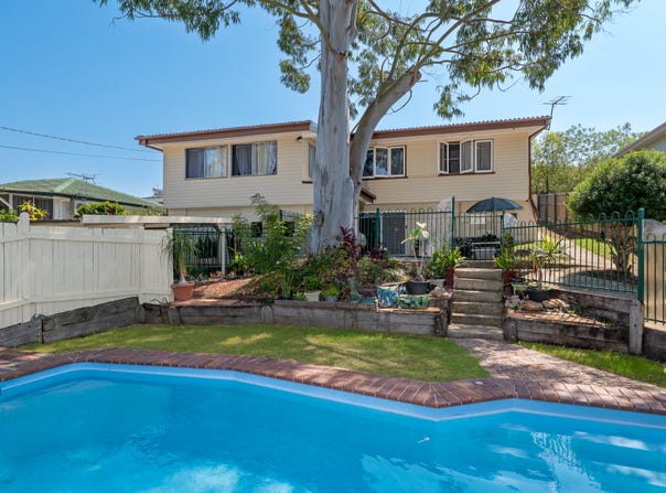 10 Bundar Crescent, Ferny Hills, Qld 4055
