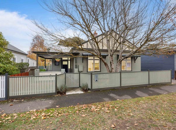 817 Doveton Street North, Soldiers Hill, Vic 3350