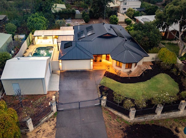 3 Wygonda Road, Roleystone, WA 6111