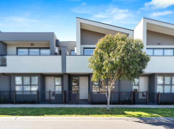 2/10 Mackillop Street, Craigieburn, Vic 3064