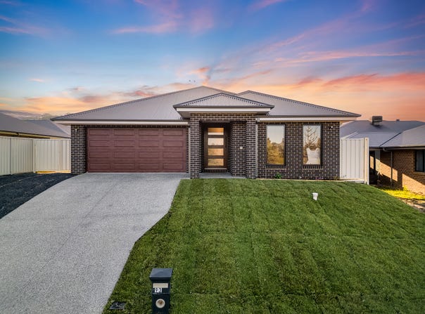93 Kendall Drive, Hamilton Valley, NSW 2641