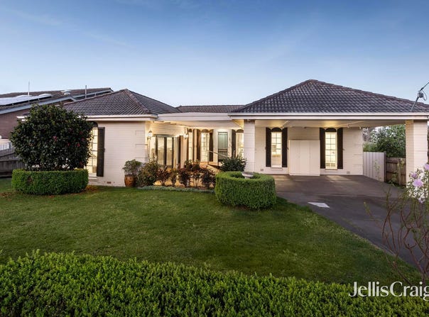 18 Sassafras Drive, Templestowe Lower, Vic 3107