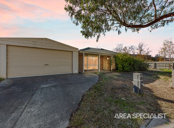 15 Holt Place, Pakenham, Vic 3810