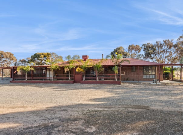 32 Thomas Lane, Neilborough, Vic 3570