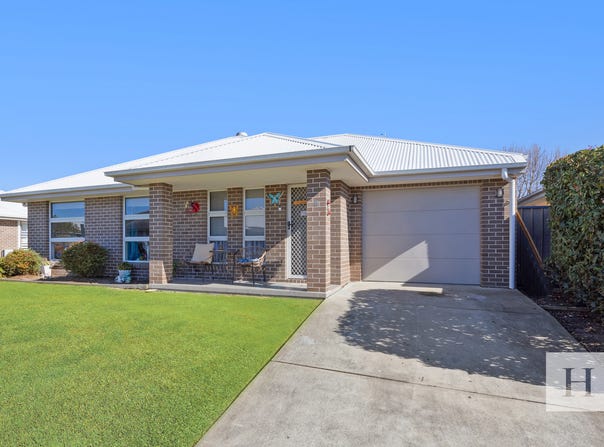 3/6 Bergman Way, Rutherford, NSW 2320