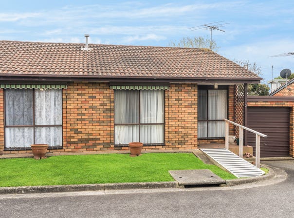 2/128 Elizabeth Street, Geelong West, Vic 3218