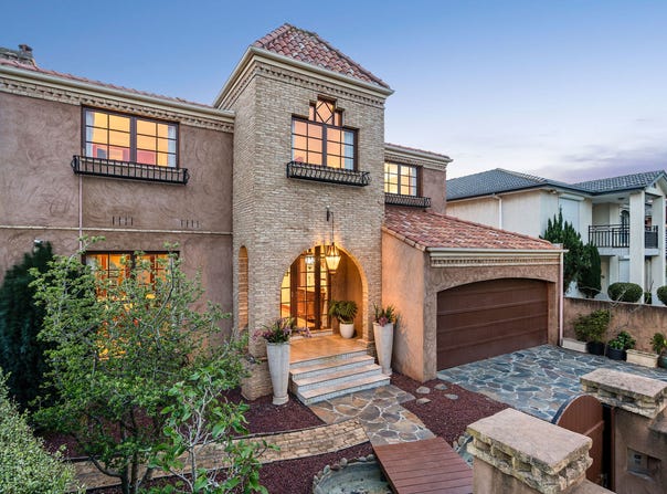 1 Kindale Court, Avondale Heights, Vic 3034