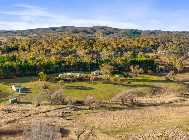 17 Marked Tree Road, Gundaroo, NSW 2620