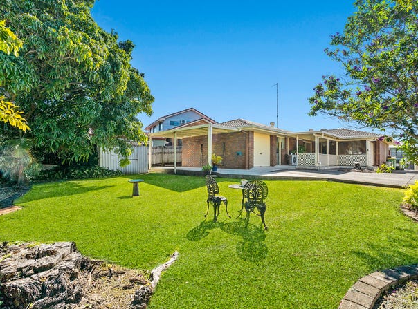 18 Coolibah Drive, Palm Beach, Qld 4221