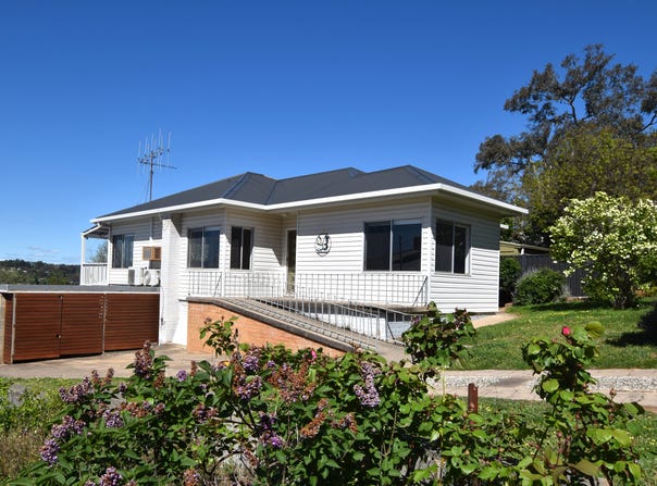 12 Amaroo Place, Yass, NSW 2582