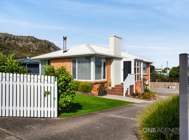 10 Main Road, Stanley, Tas 7331