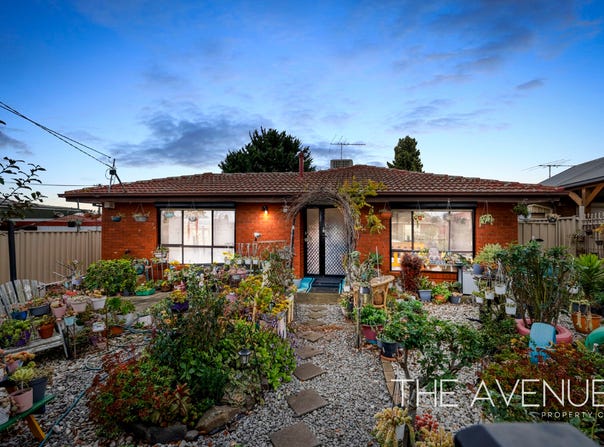 2 Falcon Walk, Kings Park, Vic 3021