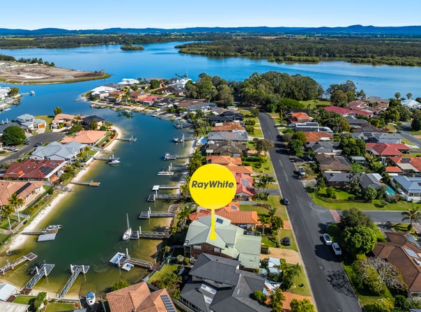 2/67 Witonga Drive, Yamba, NSW 2464