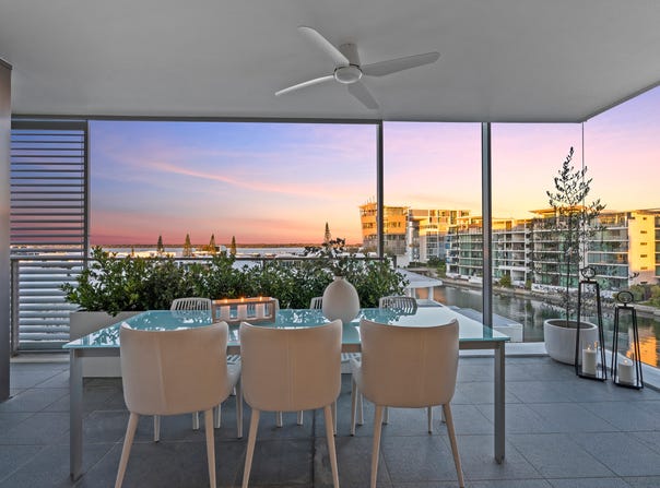 3402 Ephraim Island, Paradise Point, Qld 4216