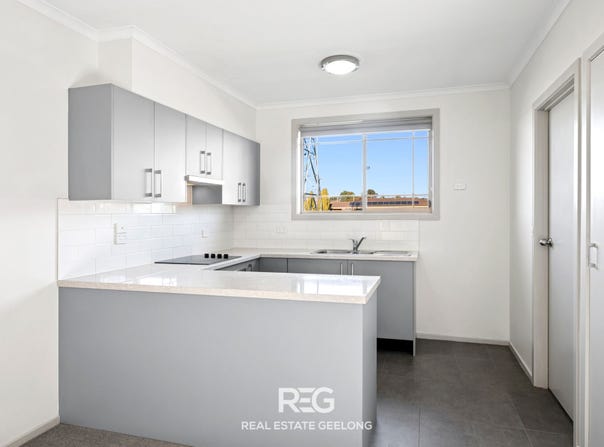 2/30 Burdoo Drive, Grovedale, Vic 3216