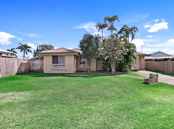 17 Thornbill Drive, Eli Waters, Qld 4655