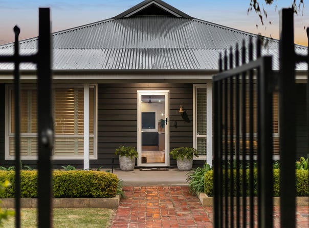 20 Regan Street, Rockingham, WA 6168