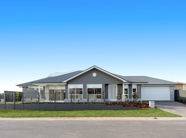 24 Donald Mackie St, Lawnton, Qld 4501