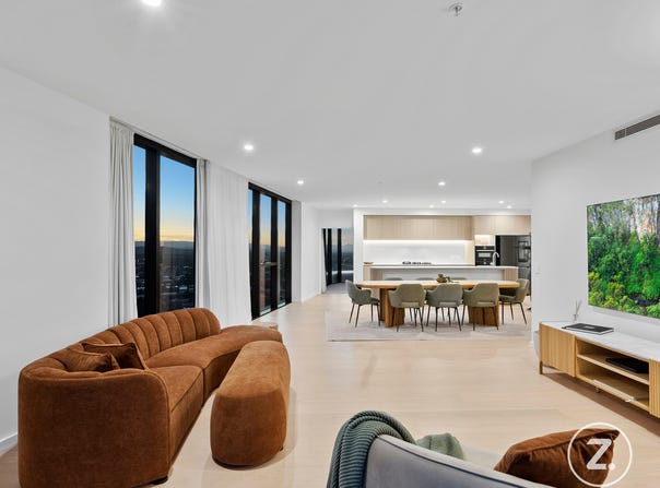 2104/180 Marine Parade, Labrador, Qld 4215
