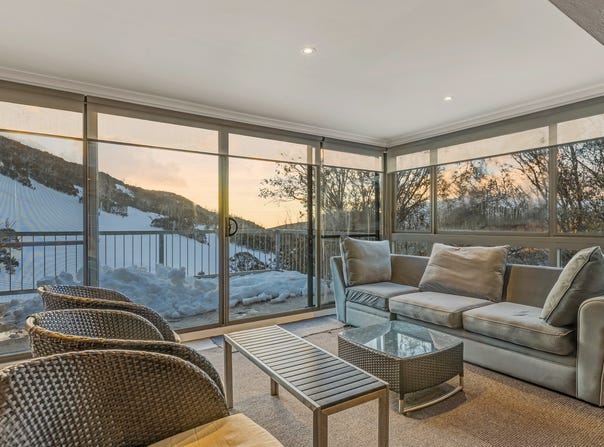 1/8 Falls Creek Road, Falls Creek, Vic 3699