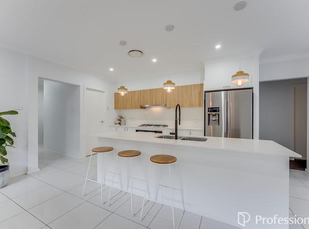5 Madden St, Oran Park, NSW 2570