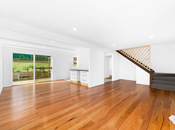21 Pleasurelea Drive, Sunshine Bay, NSW 2536
