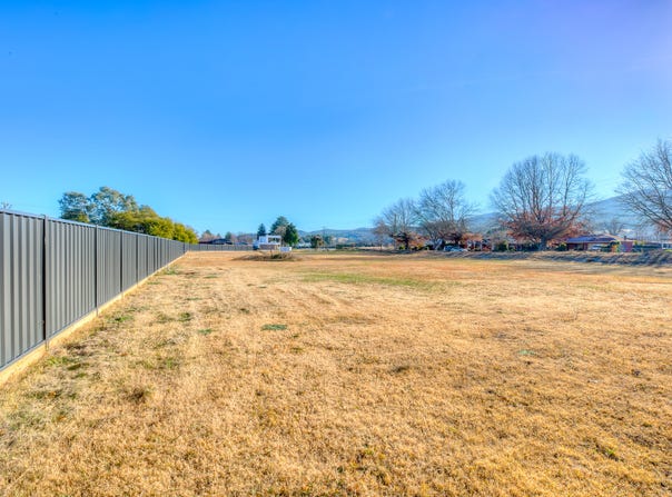112 Station Street, Porepunkah, Vic 3740
