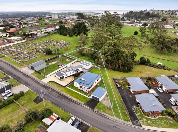 12 John Street, Smithton, Tas 7330