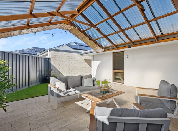 182 Bridgewater Drive, Kallaroo, WA 6025